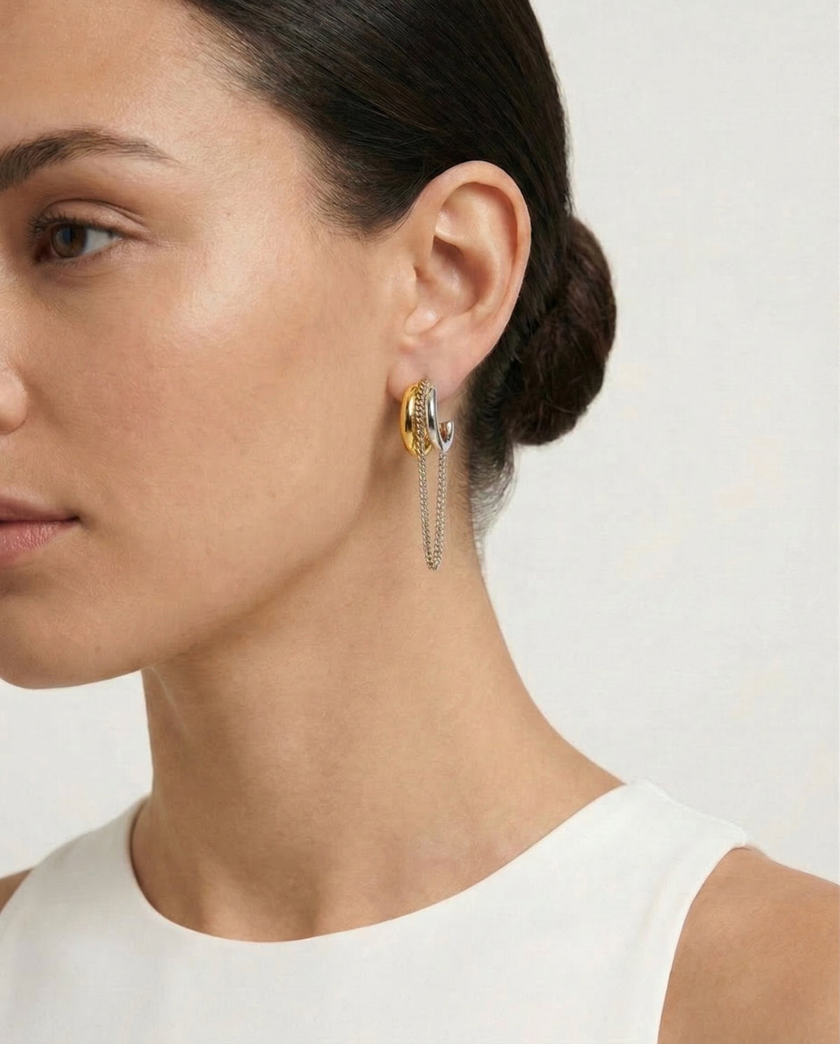 Dual Shade Chain Hug Hoops