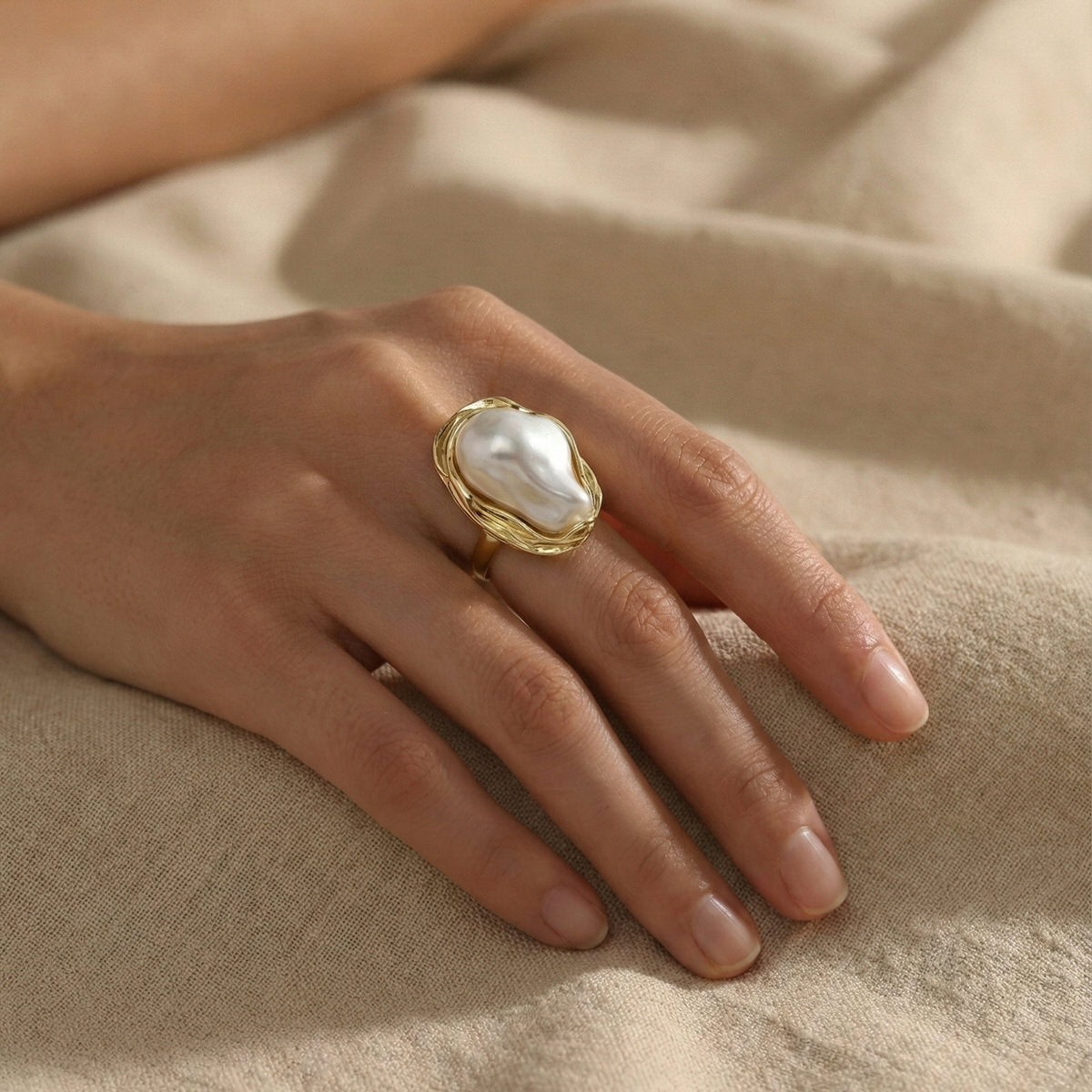 Sculpted Pearl Aura Ring