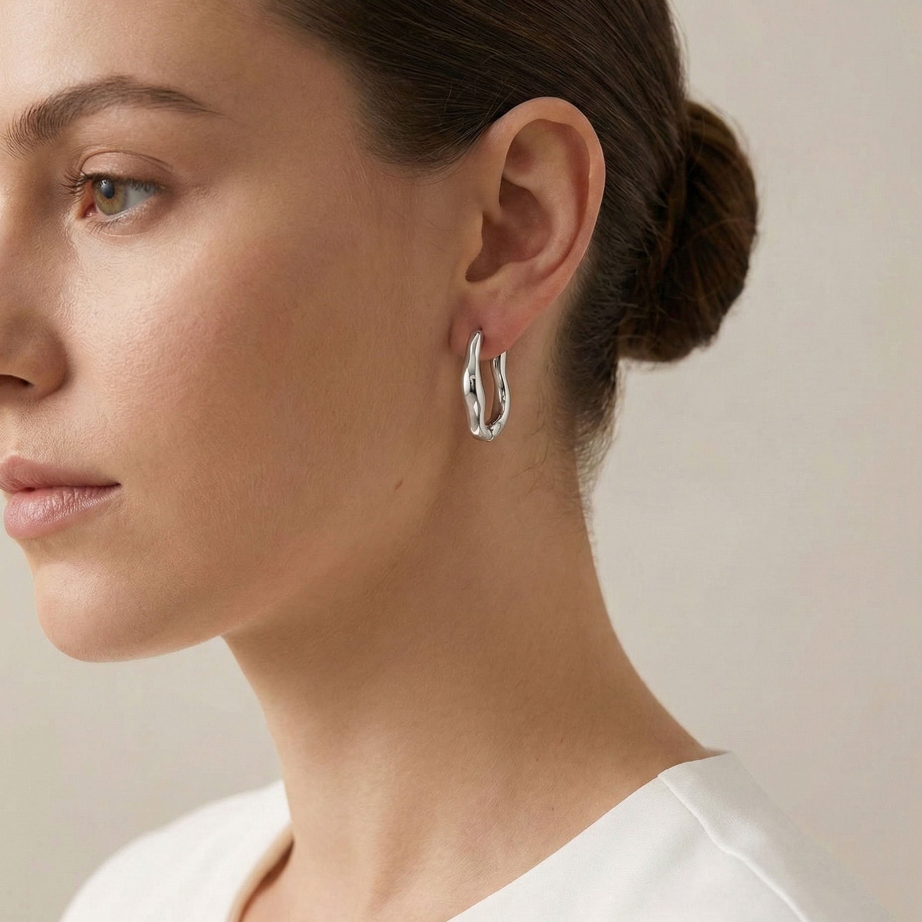 Soft Curve Hoop Earrings